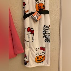 Brand New Hello Kitty Halloween Blanket Throw Size!! Adorable limited edition!🎃